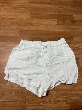 On 34th Lightweight White Women's Drawstring Shorts